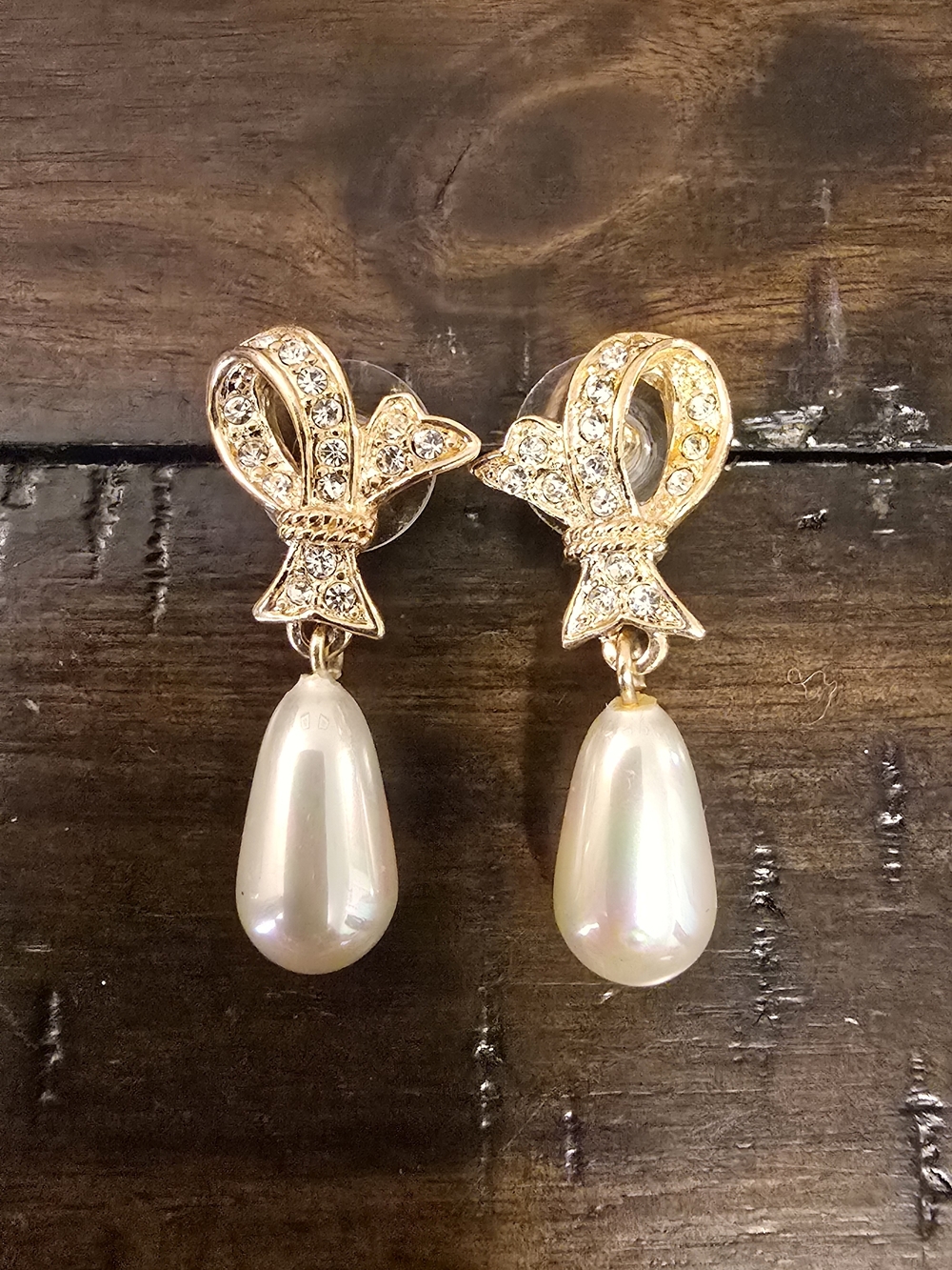 Faux Gold Ribbon Pearl Drop Earrings with Crystal Accents NWOT